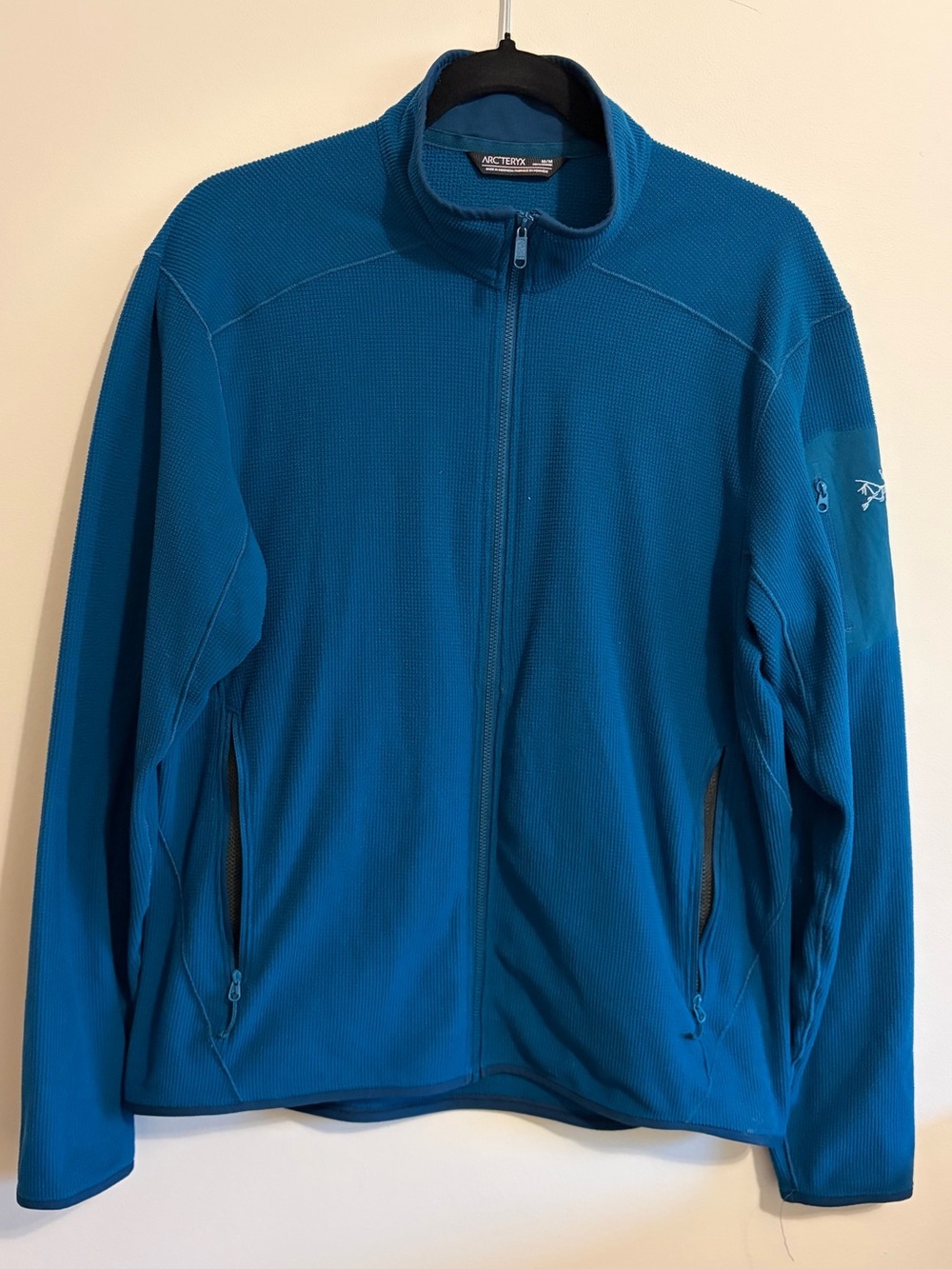 ARC’TERYX- size medium men’s Delta LT Jacket